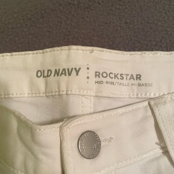 Old Navy Rockstar Mid-Rise White Distressed Skinny Jeans Size 12 - Picture 3 of 12